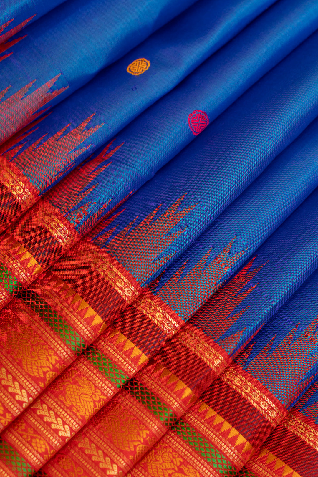 Blue and red threadwork Kanchipuram silk saree