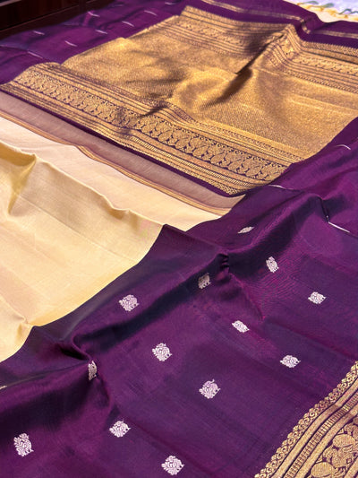 kanchipuram silk sarees can be used as farewell sarees for a dignified look.