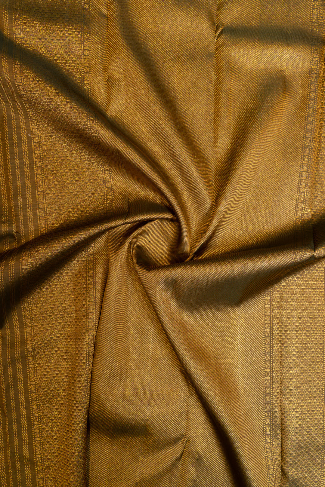 Olive green paisley vanasingaram brocade pure Kanchipuram silk saree