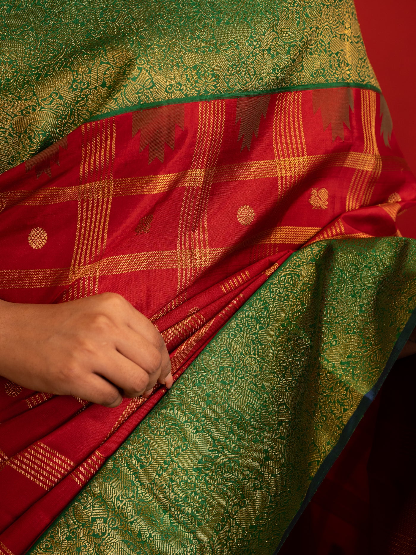 Maroon and green vanasingaram pure zari Kanchipuram silk saree