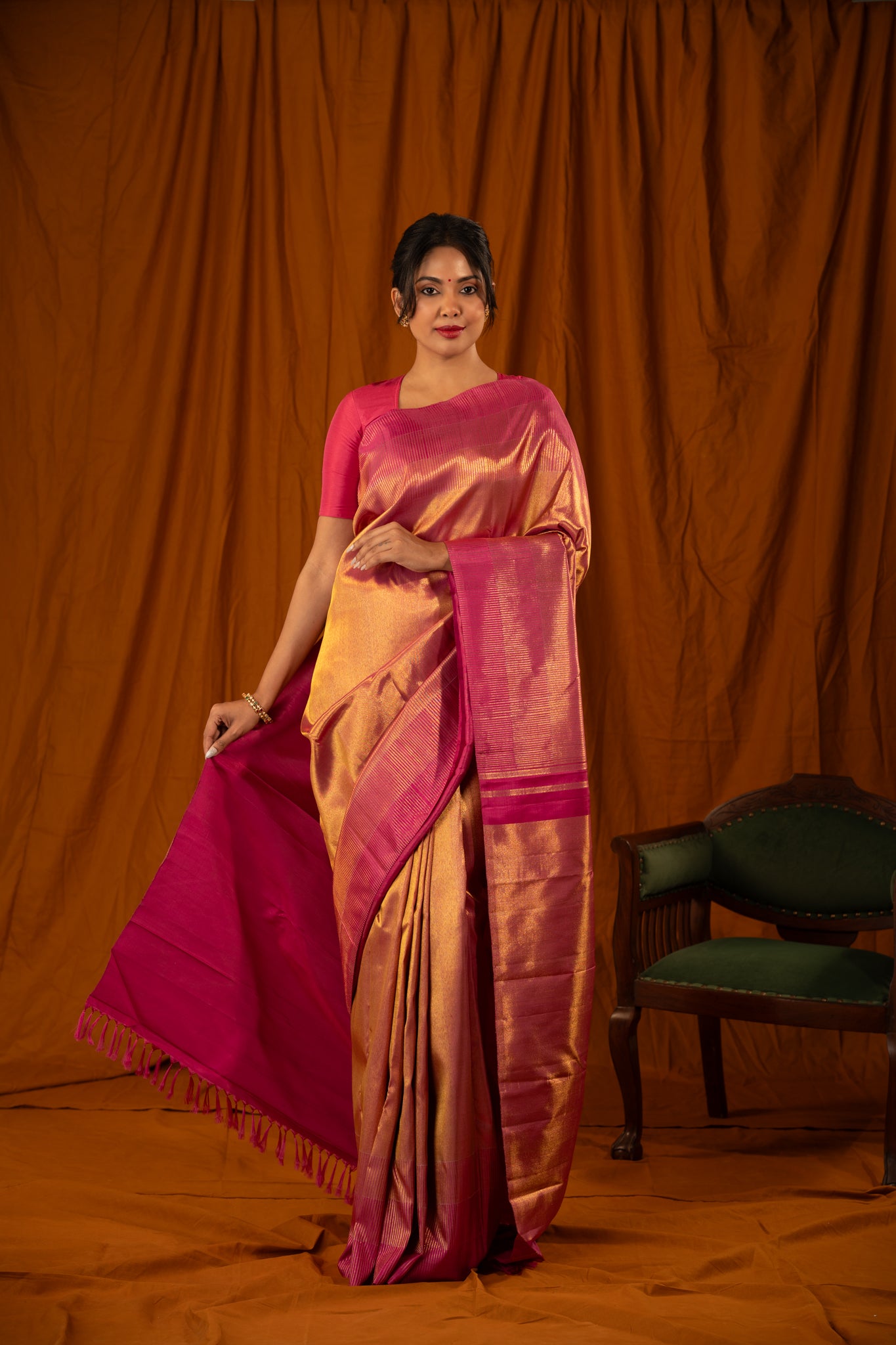 Gold and pink tissue ettu kol pure zari Kanchipuram silk saree