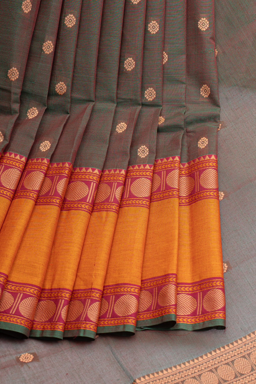 Mandhulir green pure cotton silk saree
