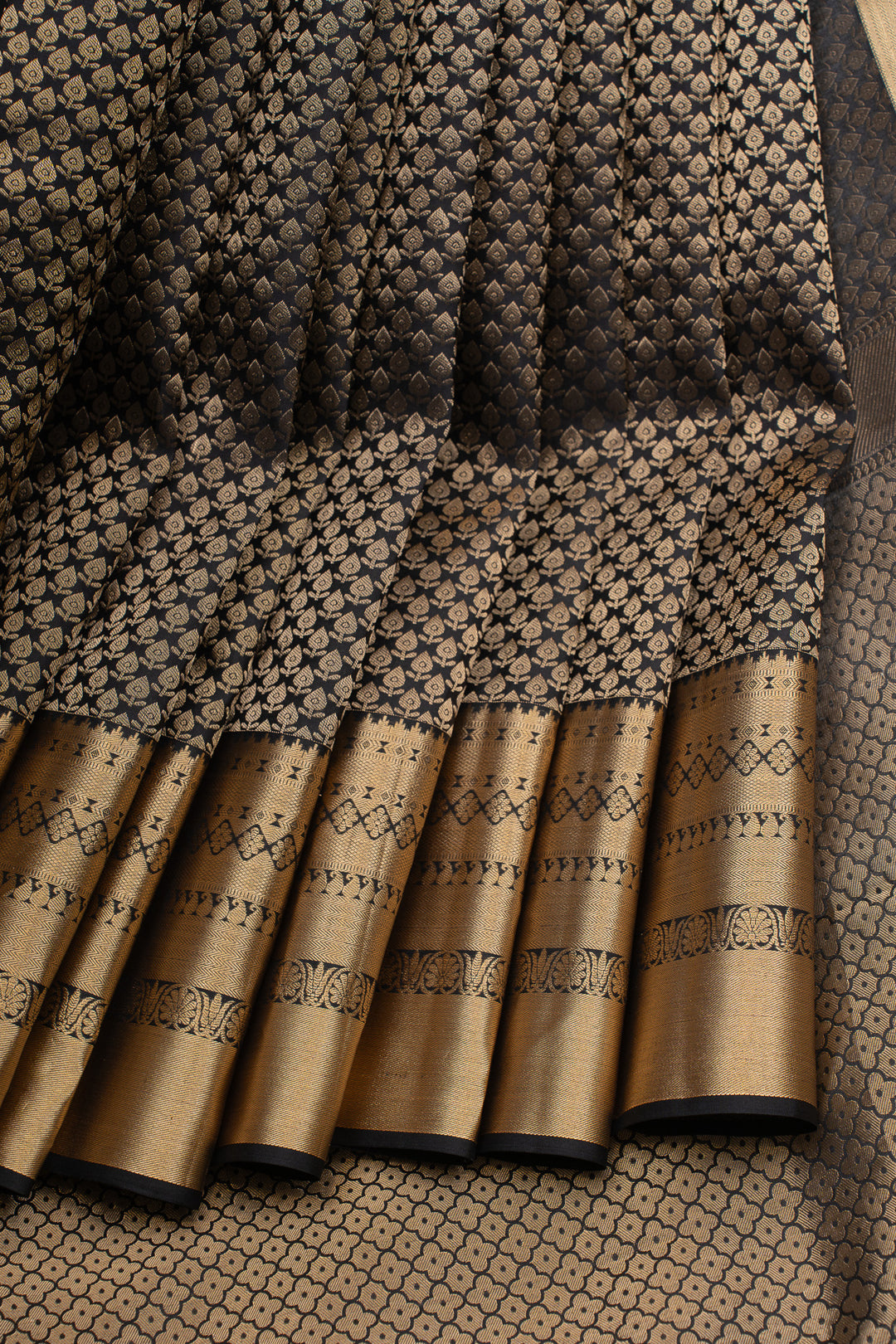 Black and brocade pure kanchipuram Silk saree