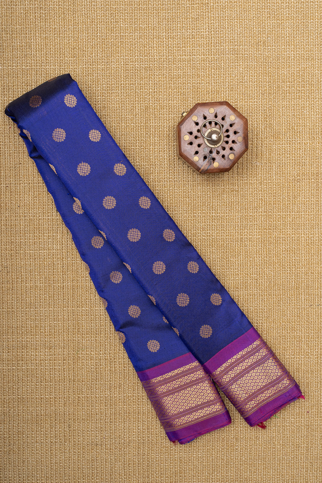 Navy blue and magenta Kuttu Gadwal silk saree