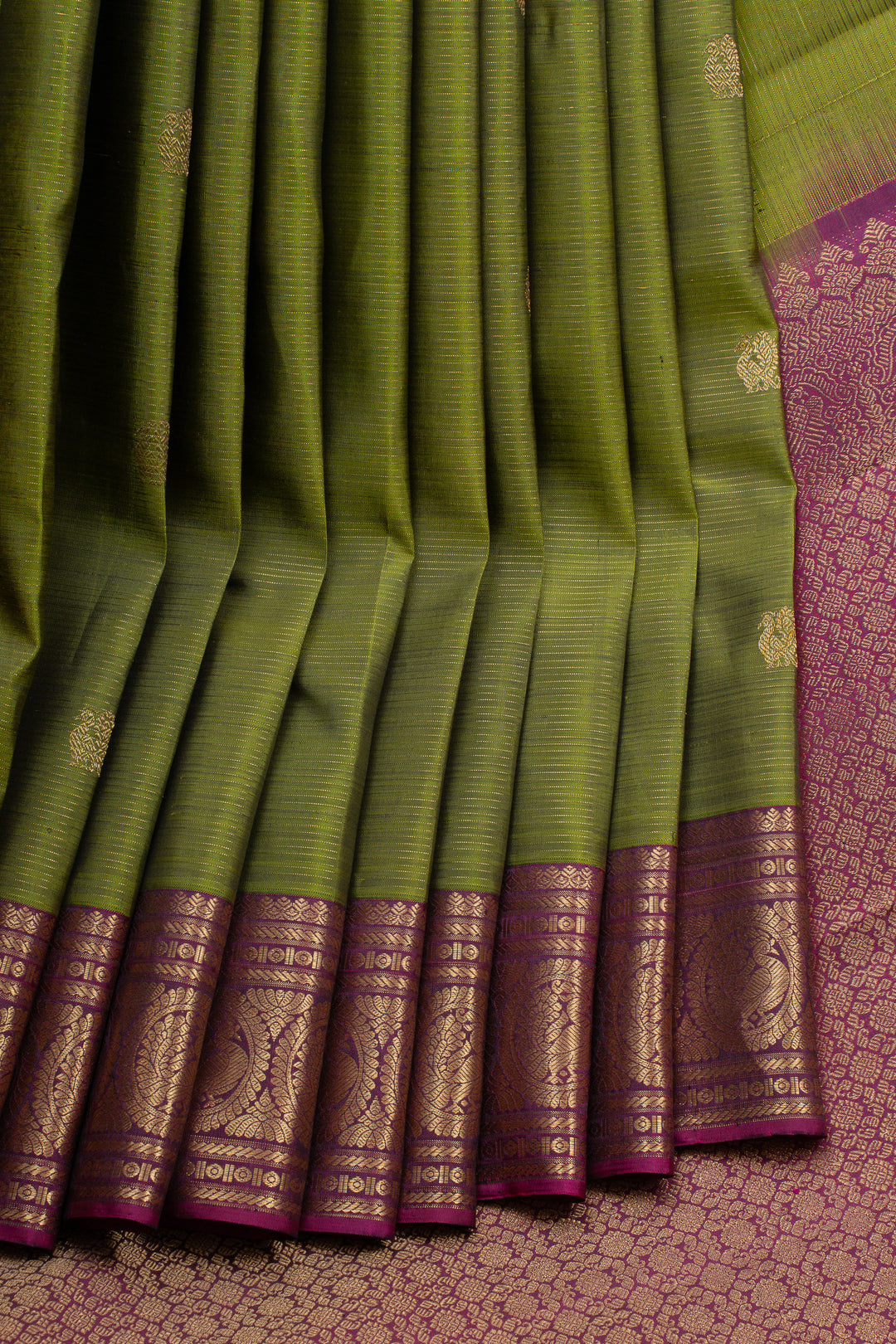 Leaf green and magenta Vairaoosi pure kanchipuram silk saree