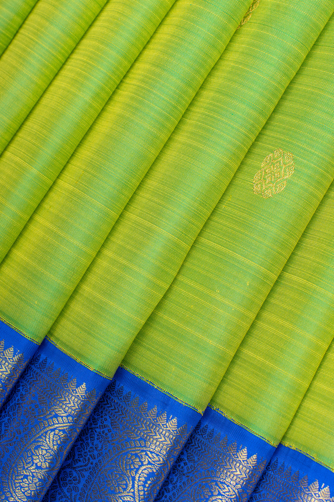 Sampanga green traditional pure kanchipuram silk saree