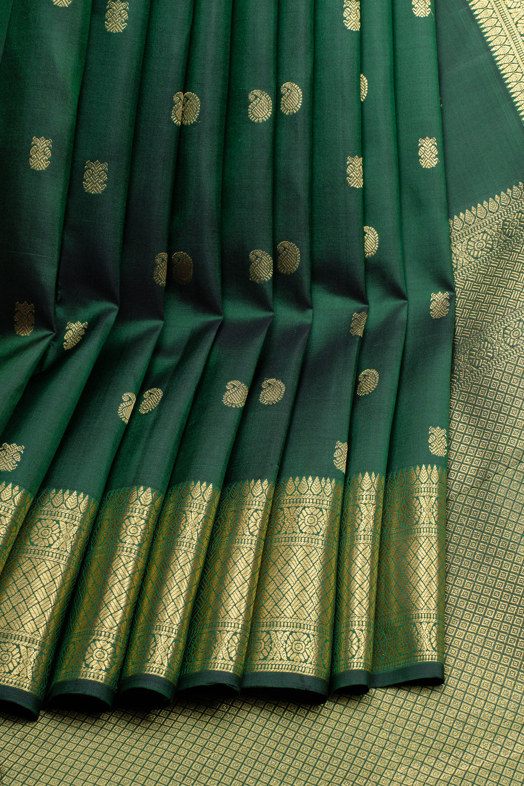 Bottle green  traditional pure kanchipuram silk saree