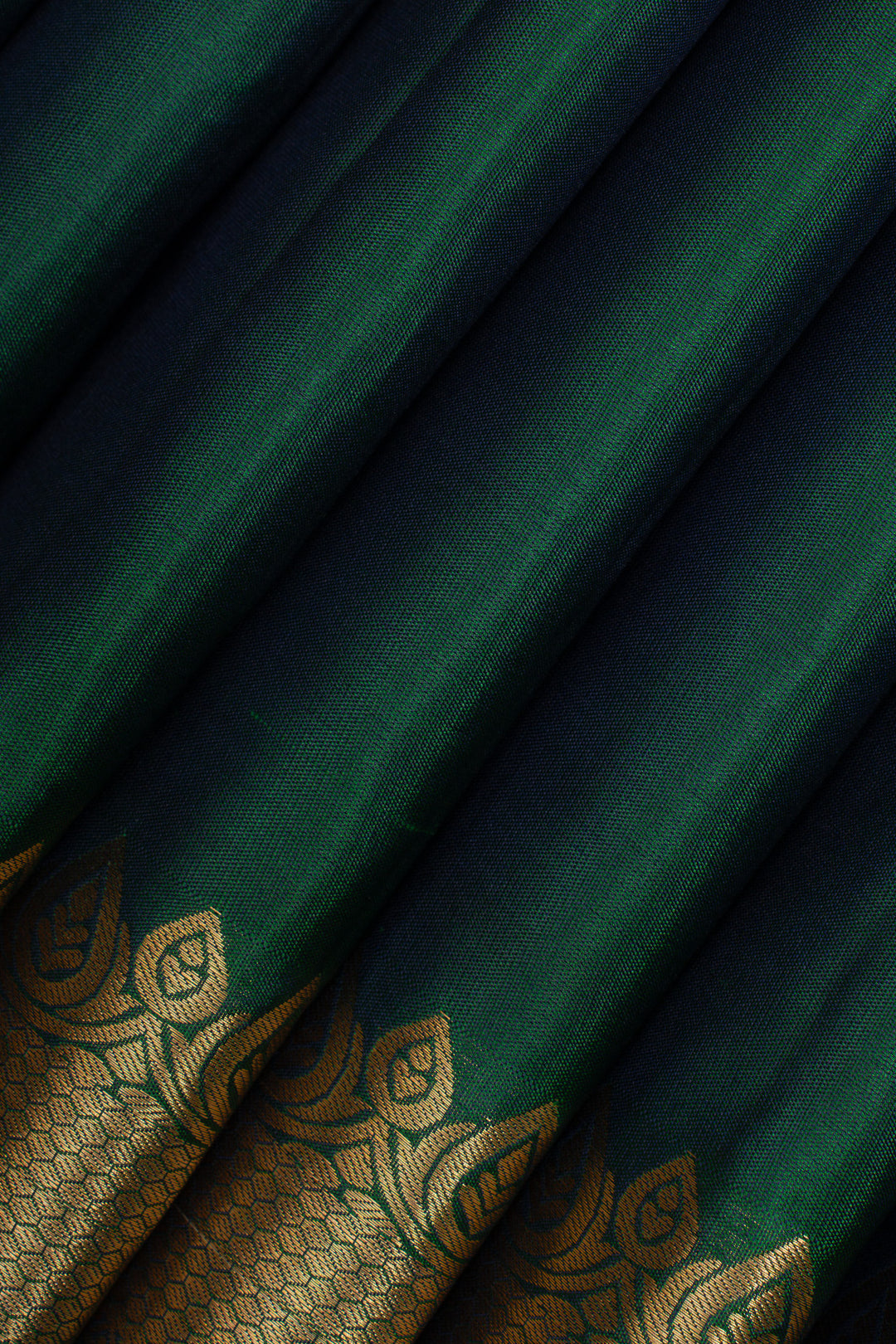 Peacock green small Border pure kanchipuram silk saree