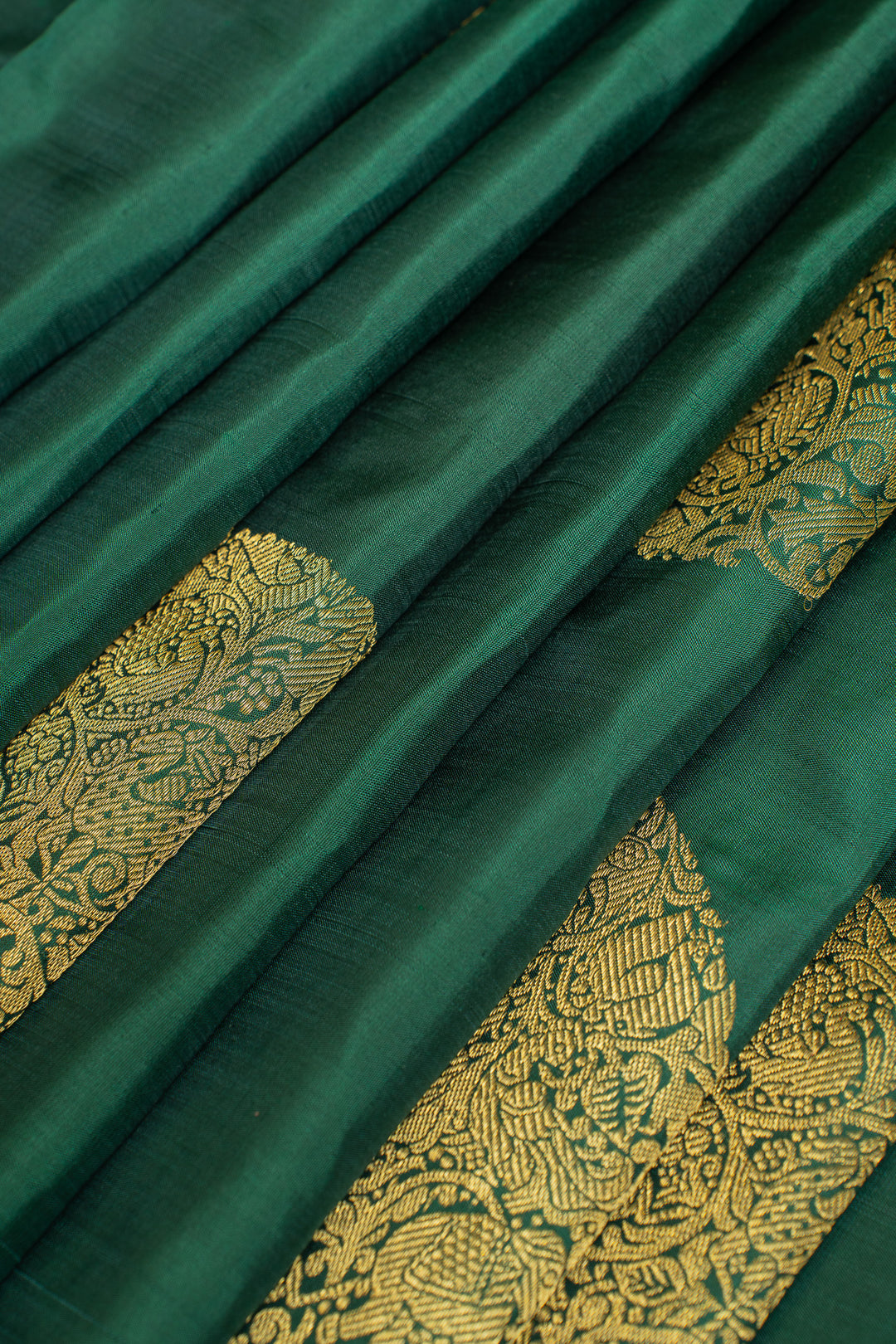 Bottle green borderless pure Kanchipuram silk saree