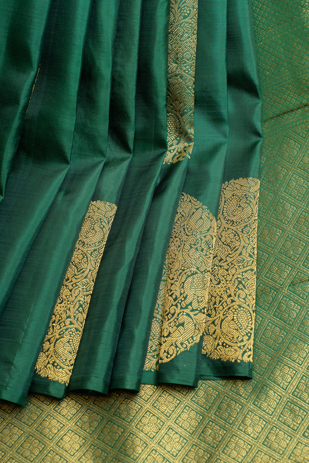 Bottle green borderless pure Kanchipuram silk saree