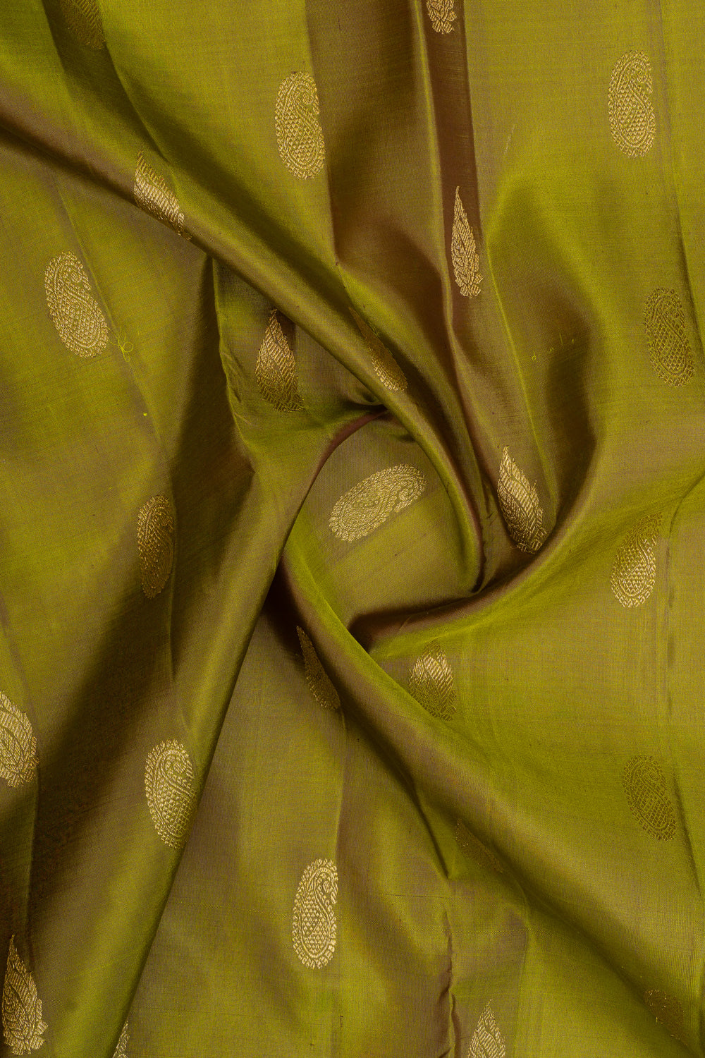 Mehendi green traditional pure kanchipuram silk saree