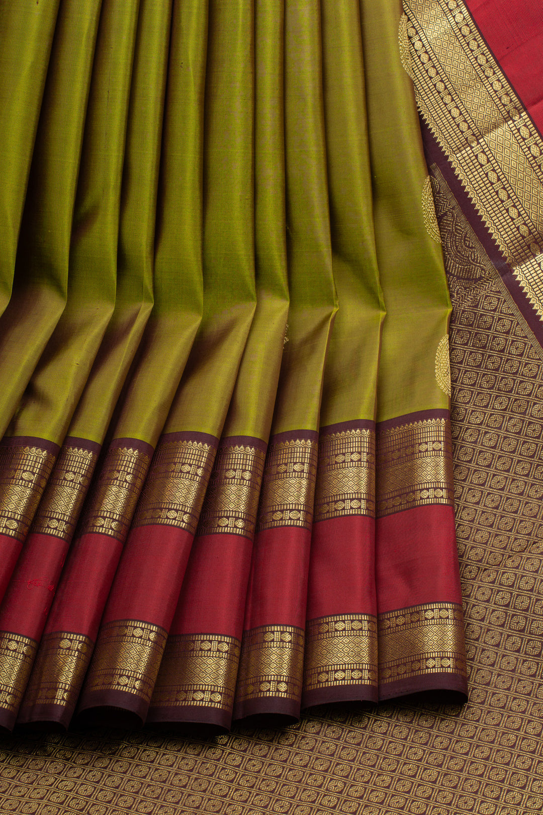 Mehendi green traditional pure kanchipuram silk saree