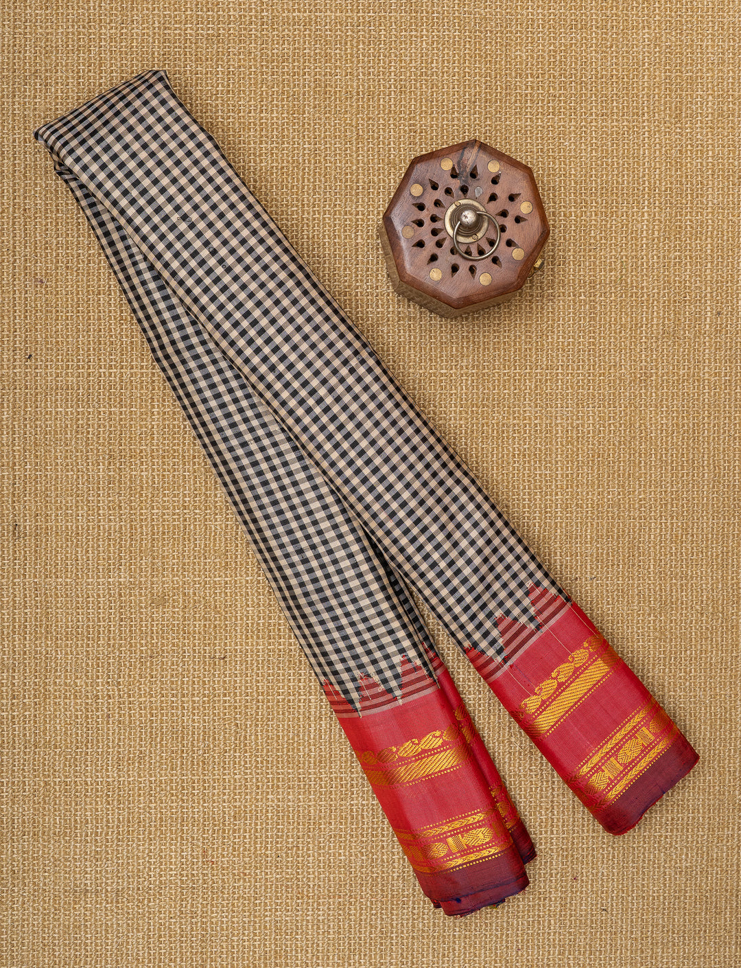 Black and white checks Gadwal & Kuttu Gadwal silk saree