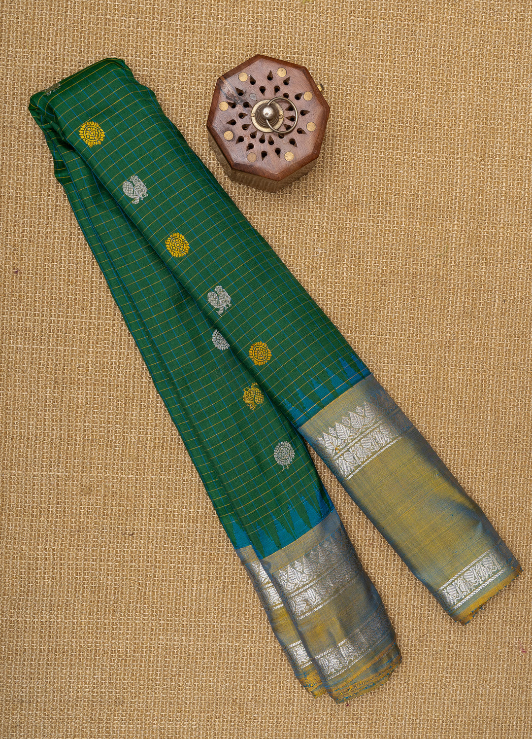 Emerald Green rettai pettu Kuttu Gadwal Silk Saree