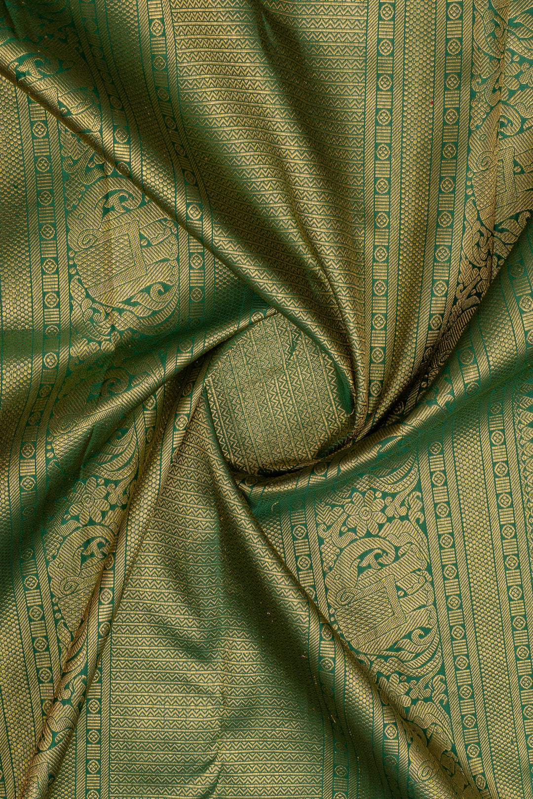 Red and green traditional pure kanchipuram silk saree