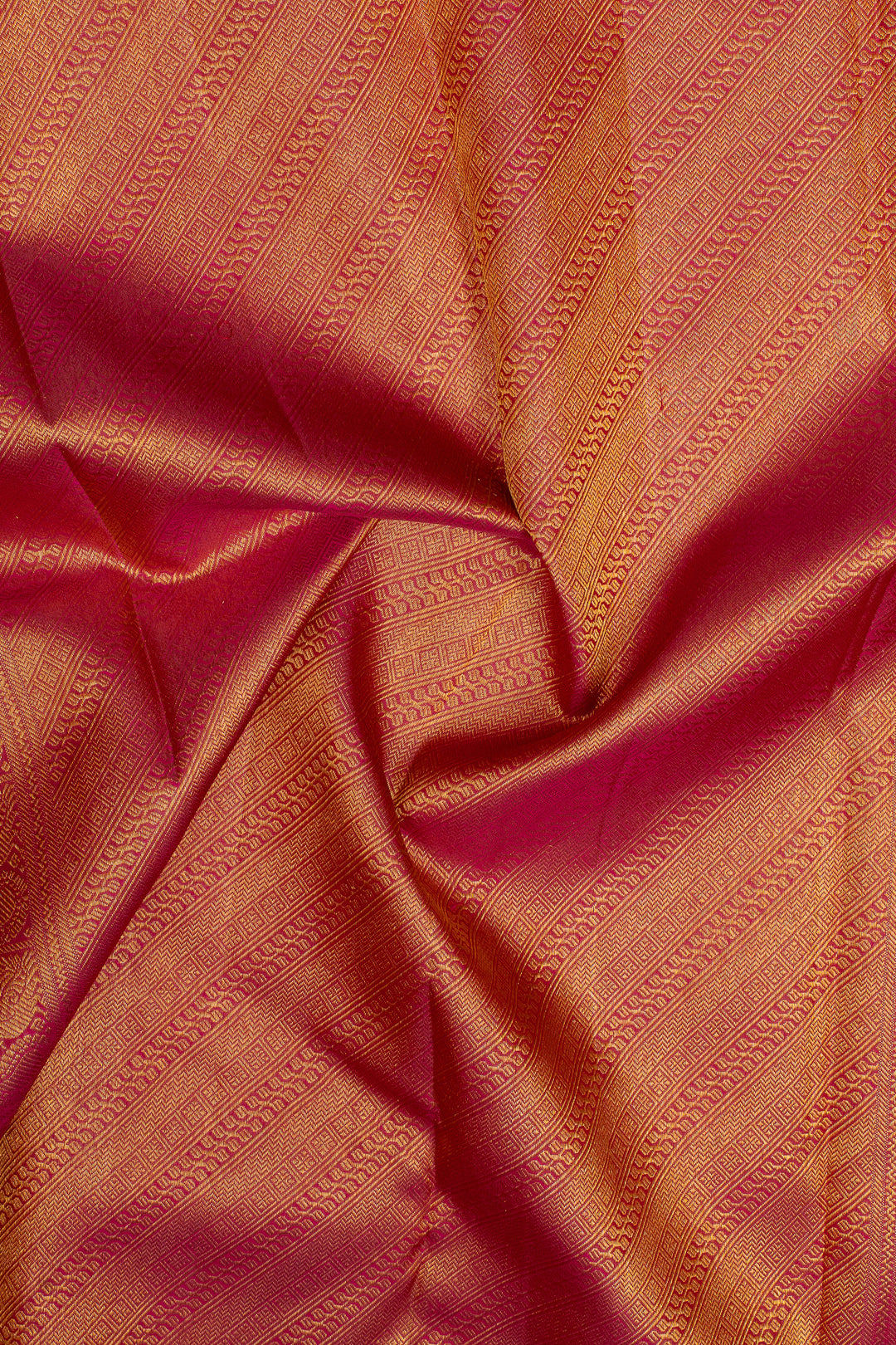 Mandhulir red small border pure kanchipuram silk saree