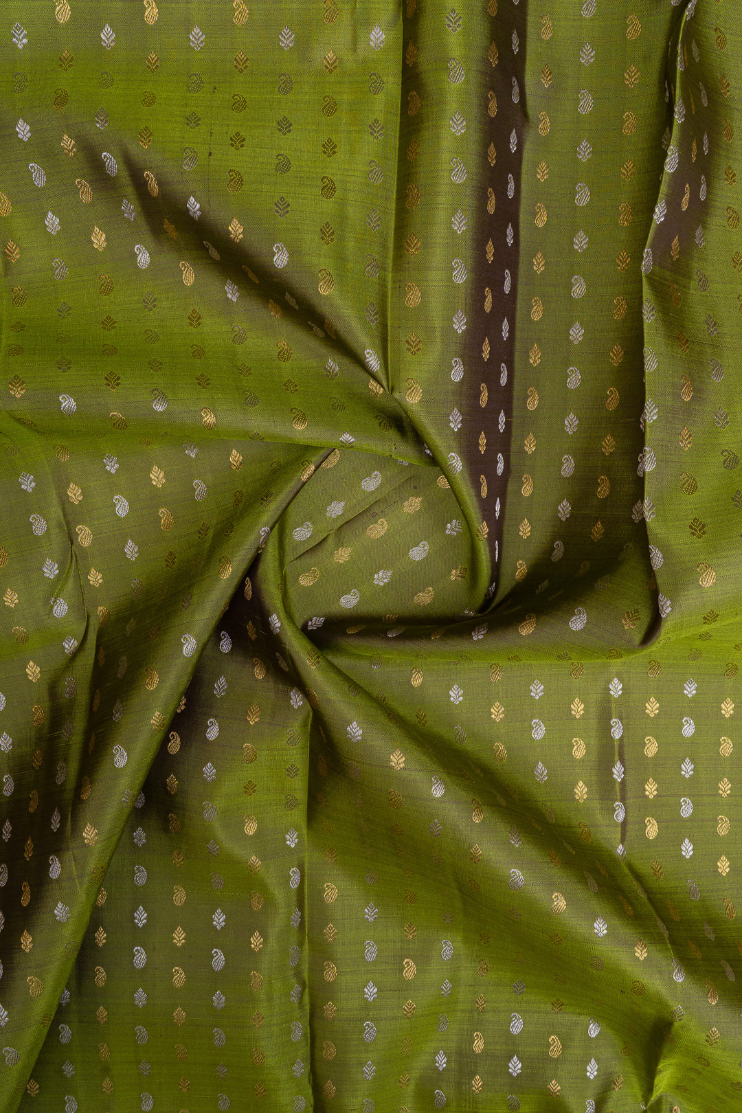 Mehandi green traditional pure kanchipuram silk saree