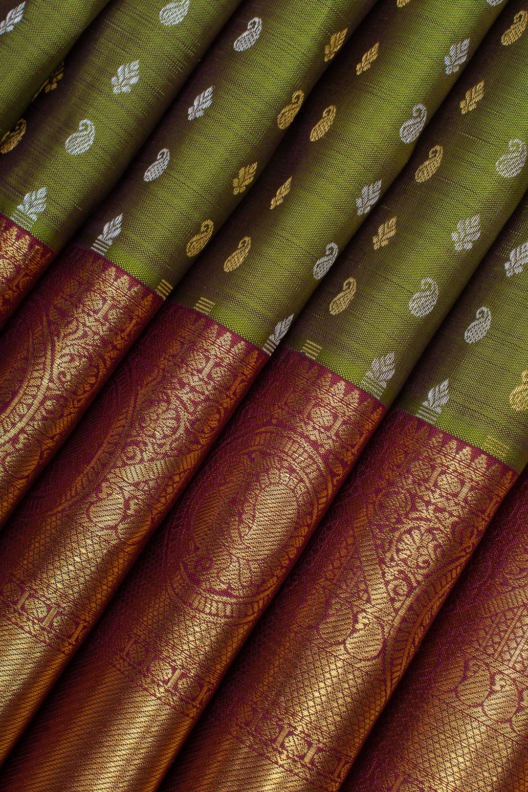 Mehandi green traditional pure kanchipuram silk saree