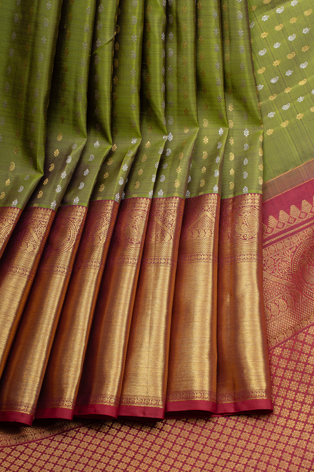 Mehandi green traditional pure kanchipuram silk saree