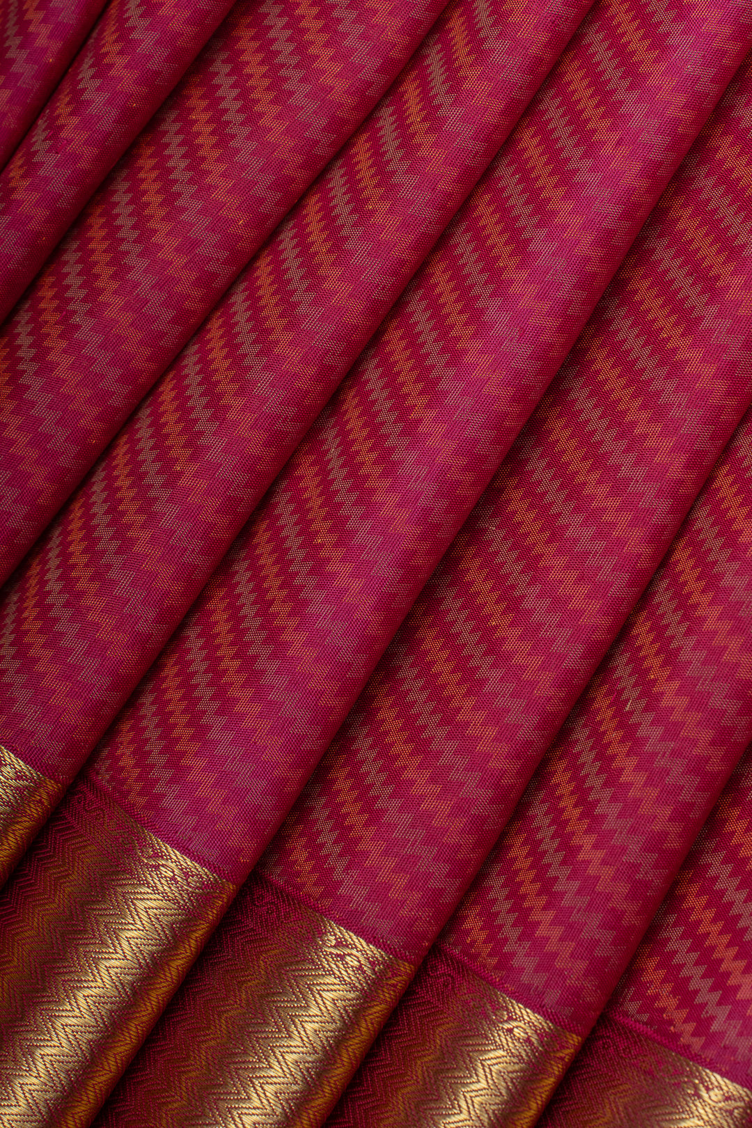 Red chevron jacquard pure Kanchipuram silk saree