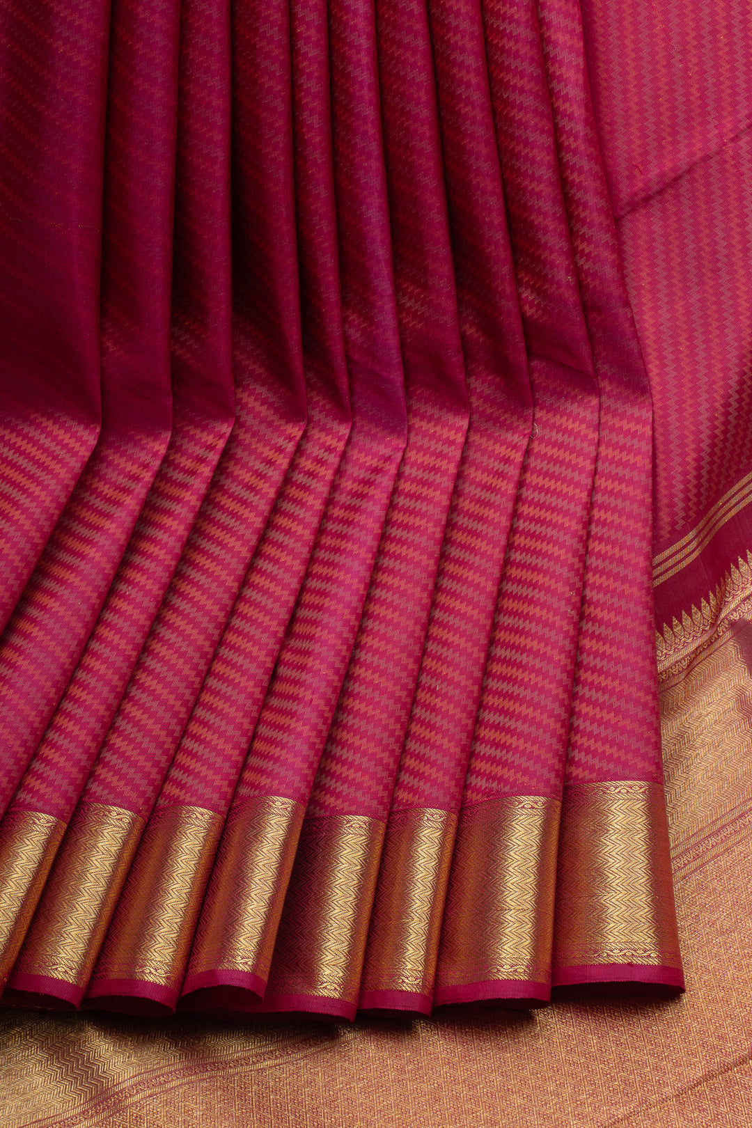 Red chevron jacquard pure Kanchipuram silk saree