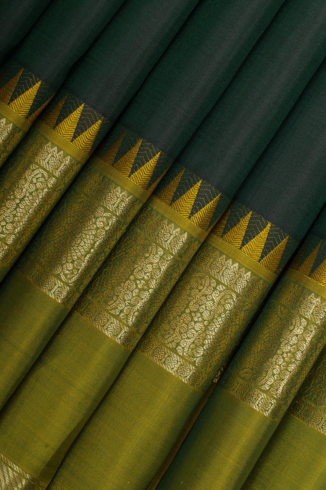 Bottle green traditional pure kanchipuram silk sare