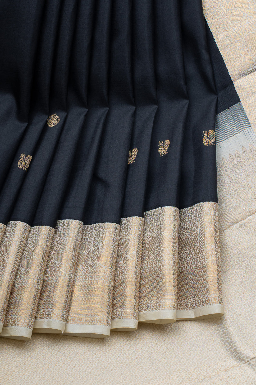 Black and ivory traditional pure kanchipuram silk saree
