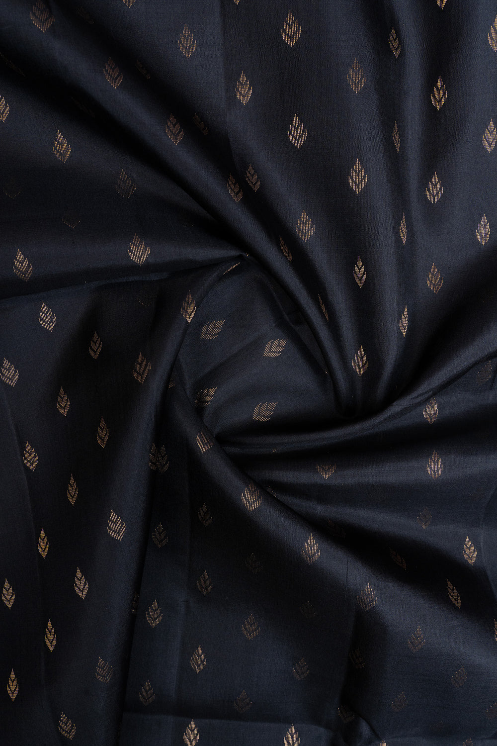 Black and gold turning border soft silk