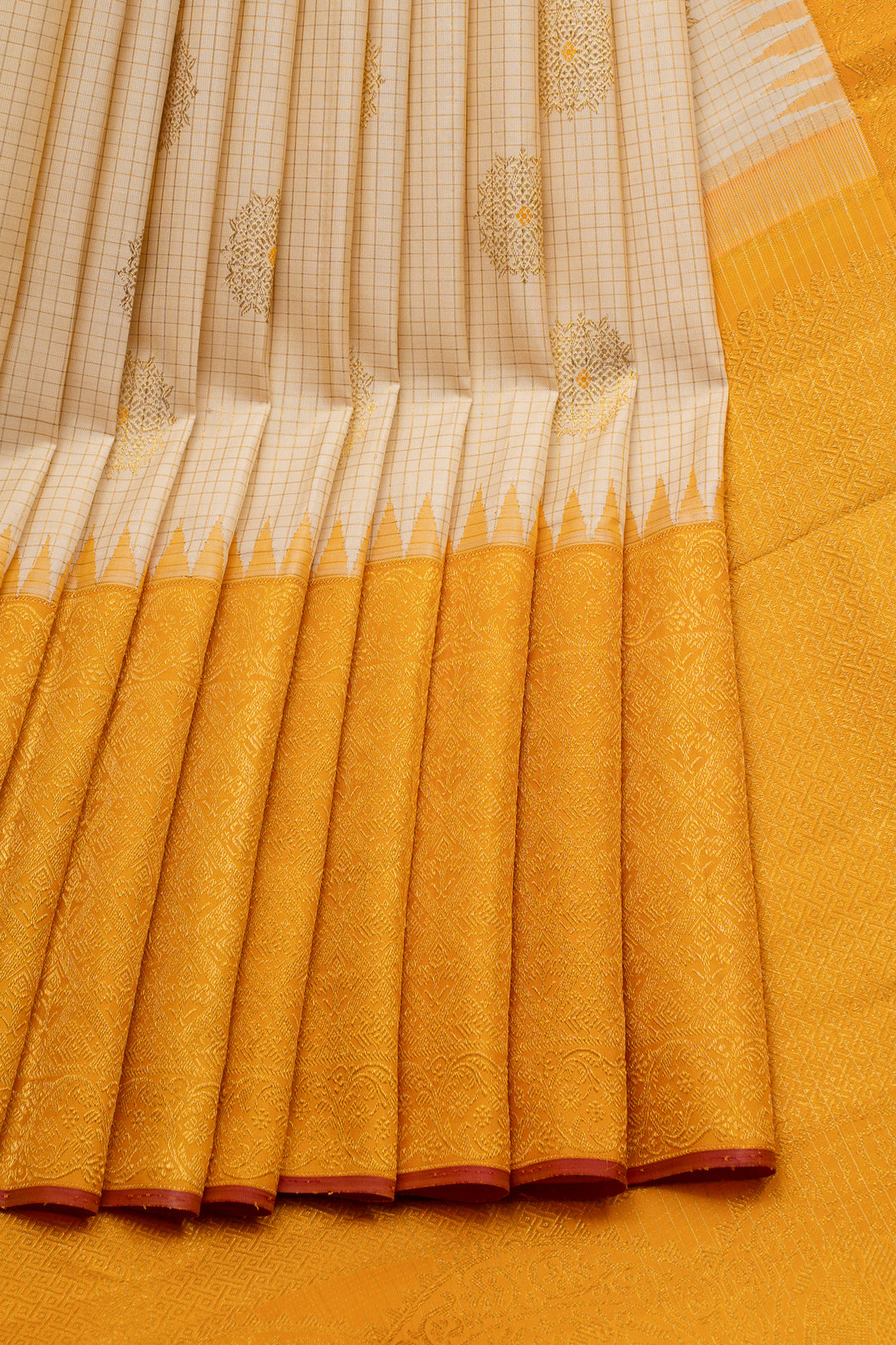 Pearl white and yellow turning border pure kanchipuram silk saree