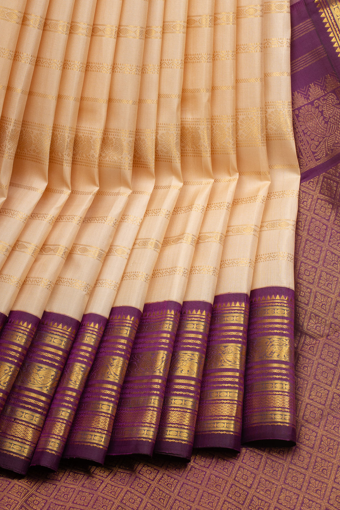 Off White &amp; Purple Neli Stripes Varisaipettu Pure Kanchipuram Silk Saree