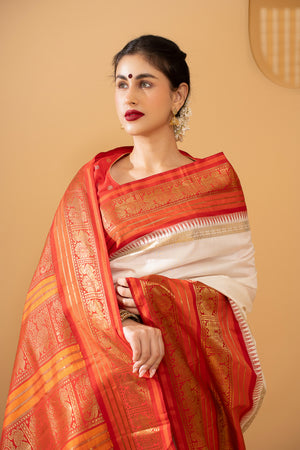 Beleaguer Rama Soft Silk Saree With Dissemble Blouse Piece – LajreeDesigner