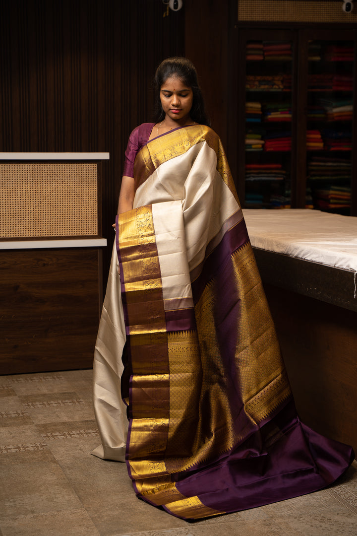 Silver and Dark Purple Muthu Zari Pure Kanchipuram Silk Saree - Clio Silks