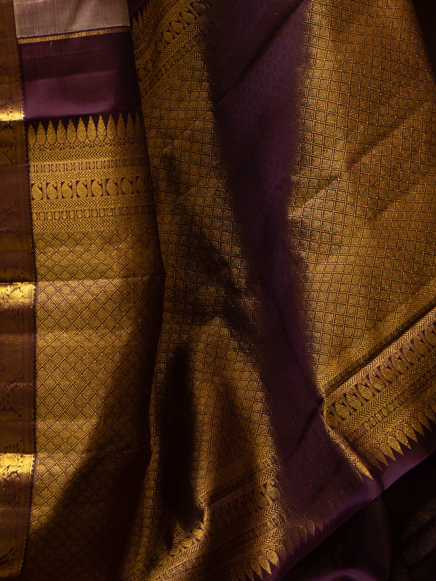 Silver and Dark Purple Muthu Zari Pure Kanchipuram Silk Saree - Clio Silks