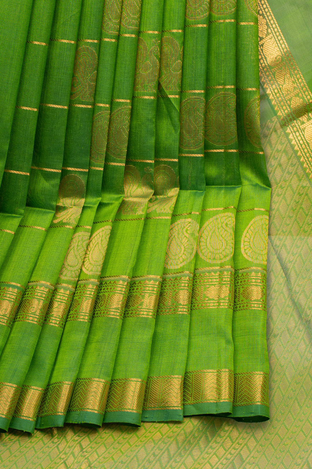 Leaf Green Paisley Motifs Pure Silk Cotton Saree