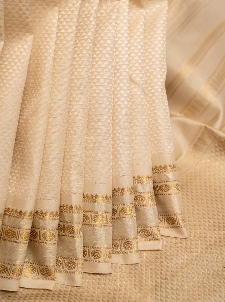 gold kanchipuram silk saree