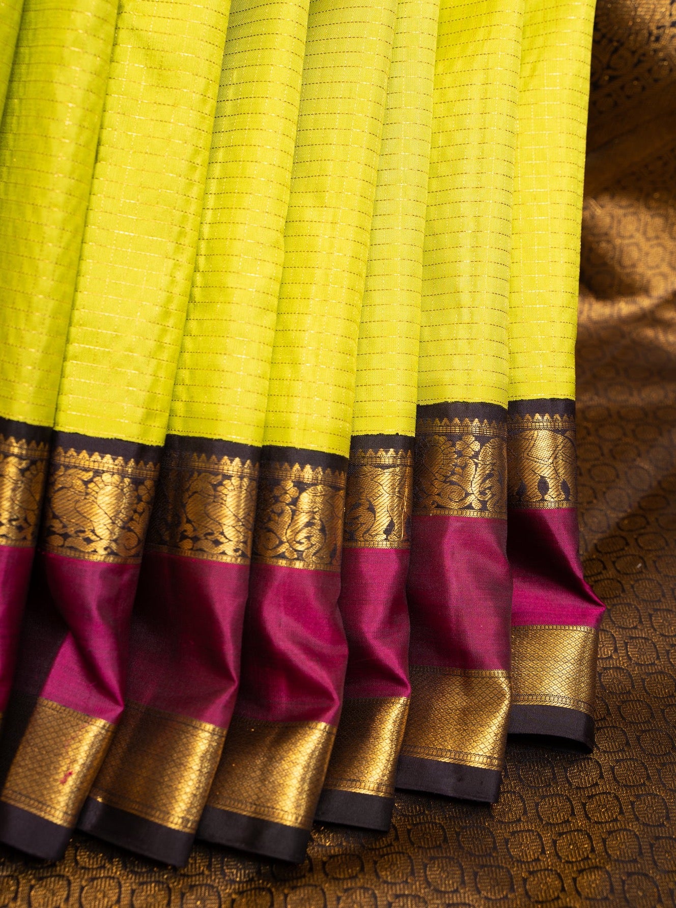 green kanchipuram silk saree | wedding zari | contrast border silk saree | shop silk sarees online | shop online | online saree shopping | best saris shop on chennai | trendy silk sarees 