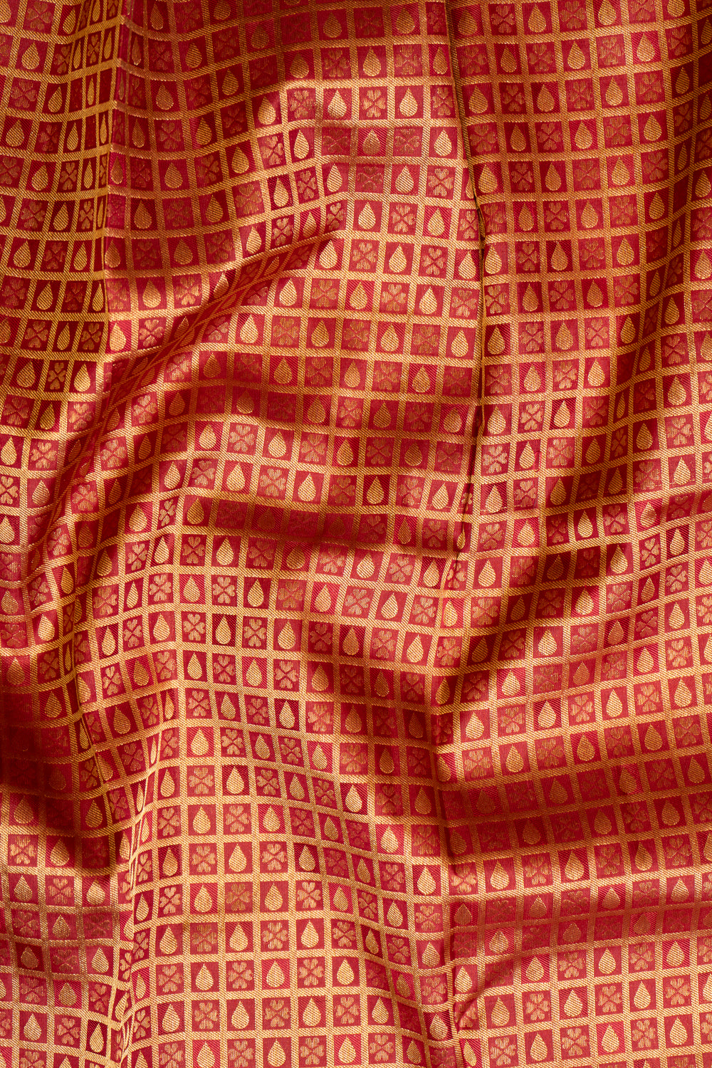 Maroon and Gold Traditional Pure Kanchipuram Silk Saree - Clio Silks