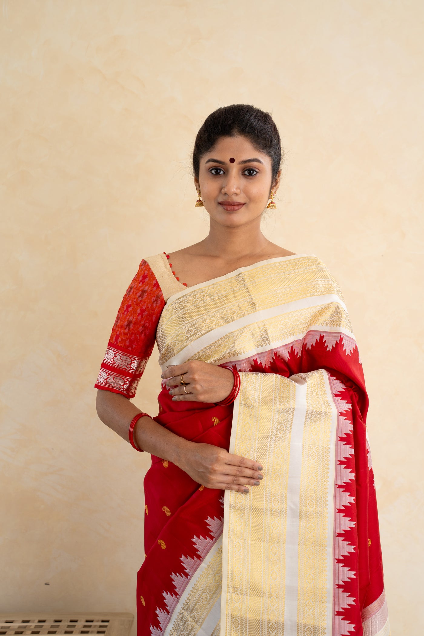 Red and Ivory Pure Kanchipuram Silk Saree - Clio Silks