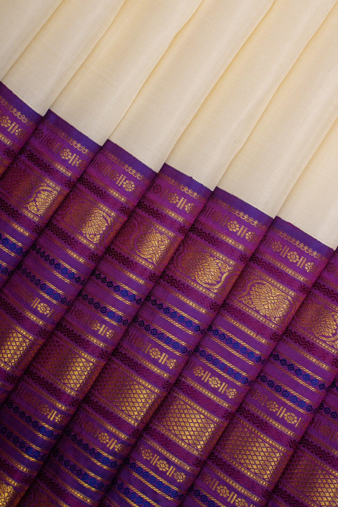 Ivory and Magenta Varisaipettu Pure Kanchipuram Silk Saree