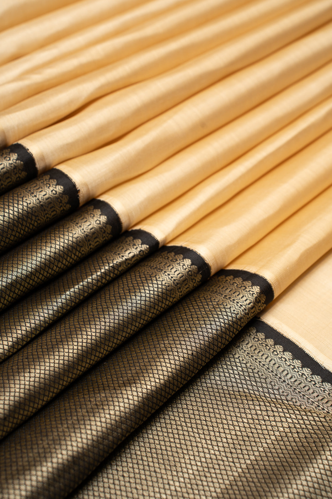 Beige and Black Pattu Pettu Pure Kanchipuram Silk Saree - Clio Silks