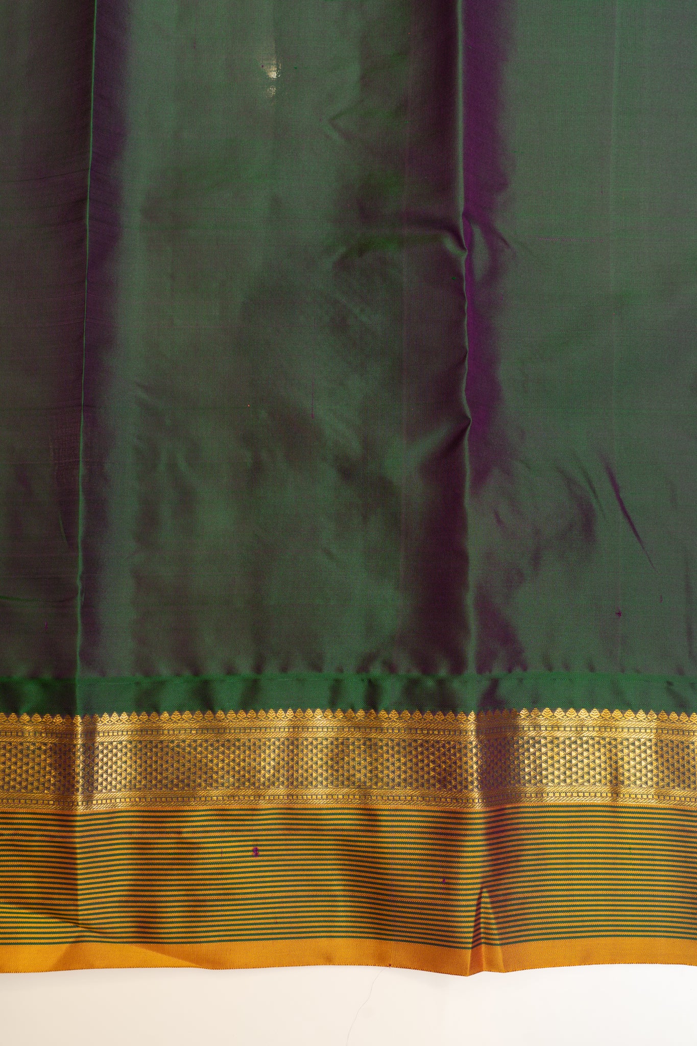 Magenta and mandhulir pure Kanchipuram silk saree