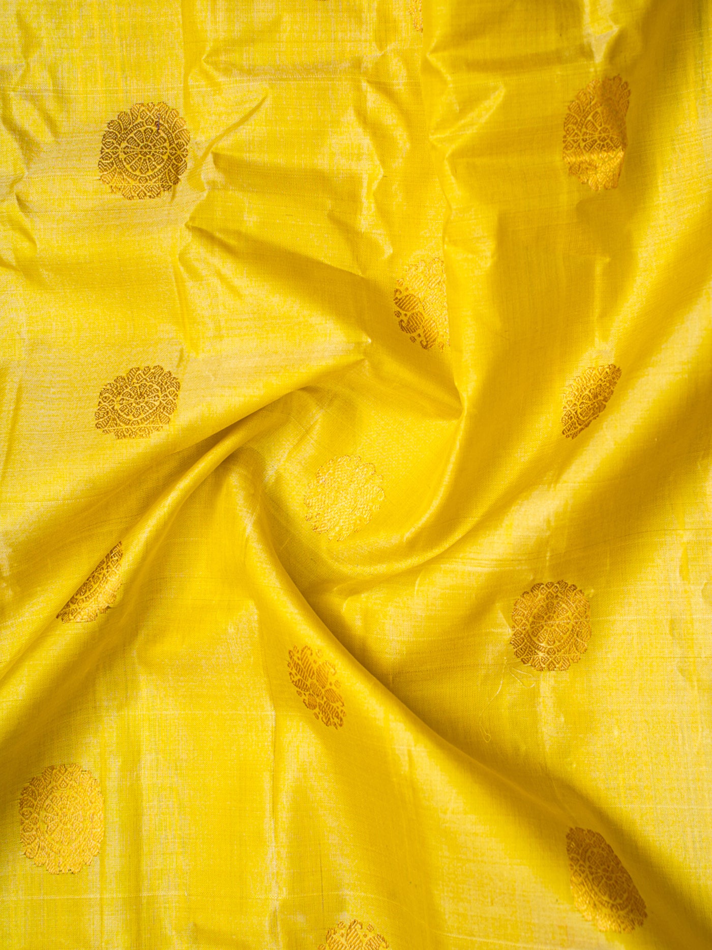 Sampanga Yellow Pure Gadwal Silk Saree - Clio Silks