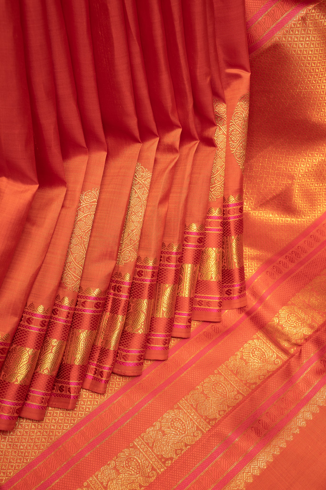 Scarlet Red and Pink Traditional Pure Kanchipuram Silk Saree - Clio Silks