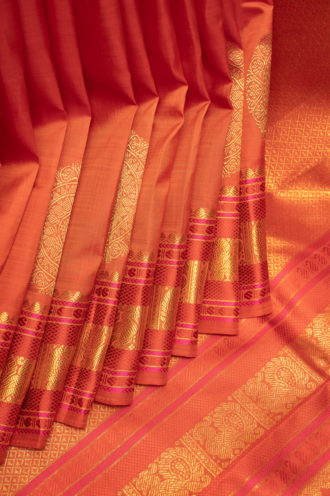 Scarlet Red and Pink Traditional Pure Kanchipuram Silk Saree - Clio Silks