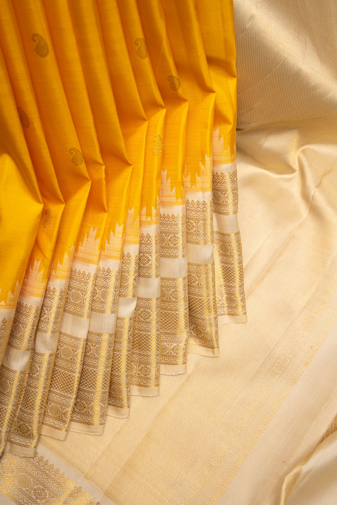 Mango Yellow and Ivory Pure Kanchipuram Silk Saree - Clio Silks