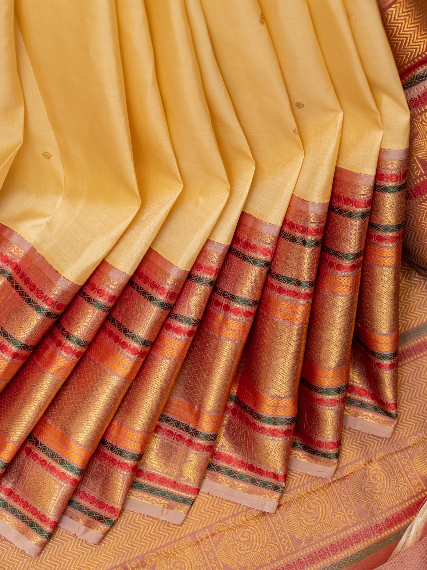 Bavarian Cream pure zari varisaipettu Kanchipuram silk saree