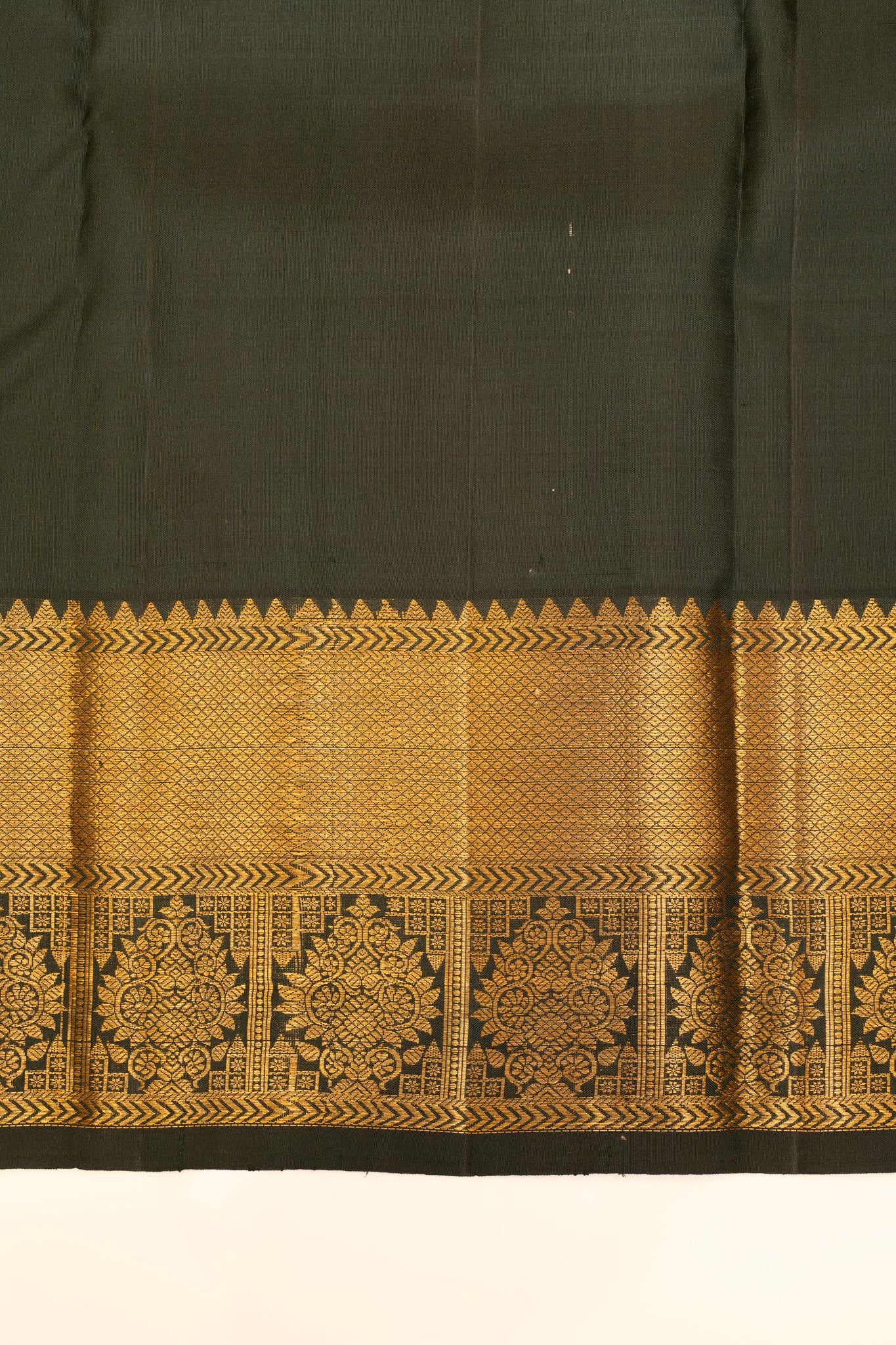 Bottle green traditional pure Kanchipuram silk saree