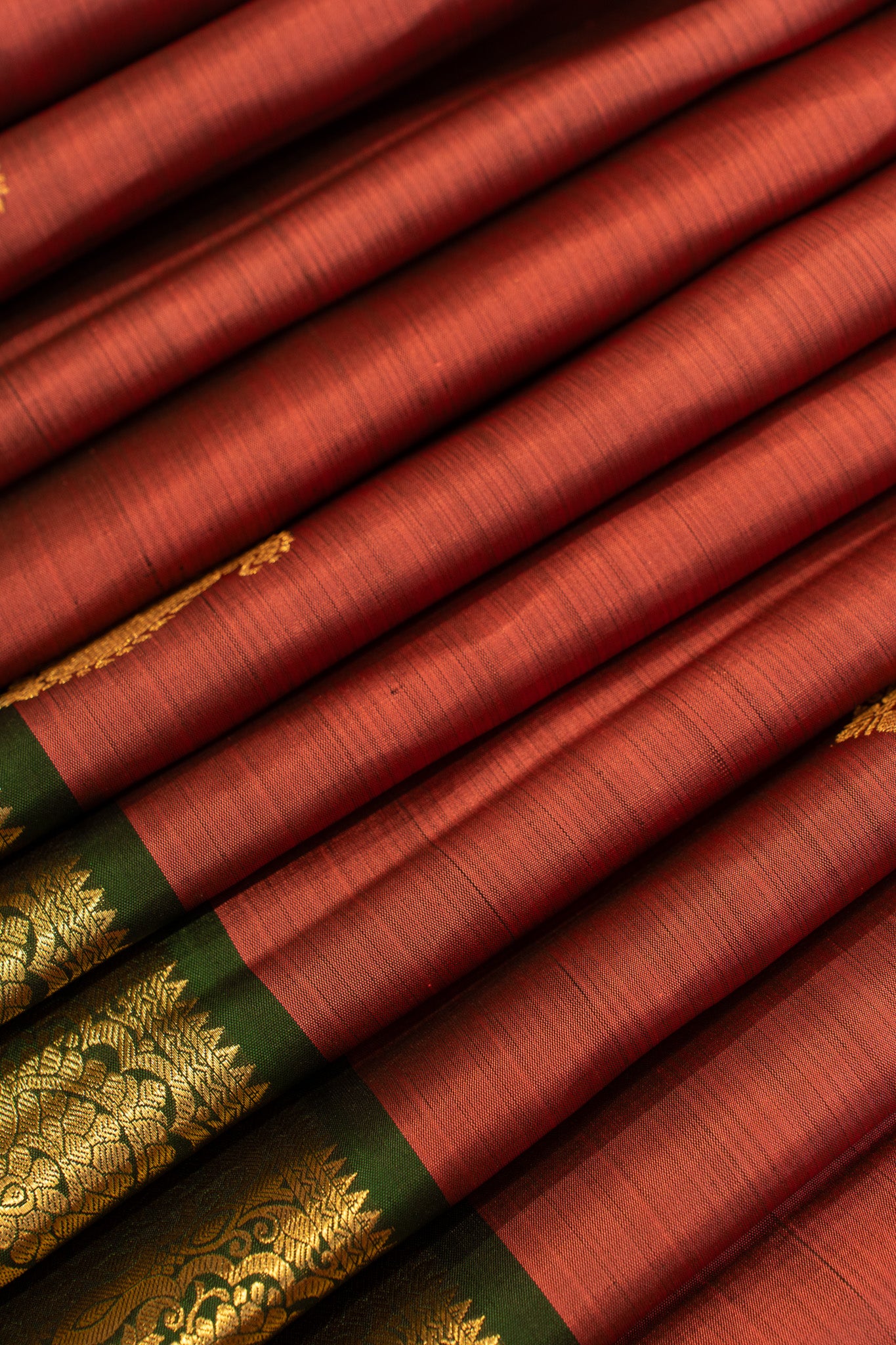 Auburn maroon small border pure Kanchipuram silk saree