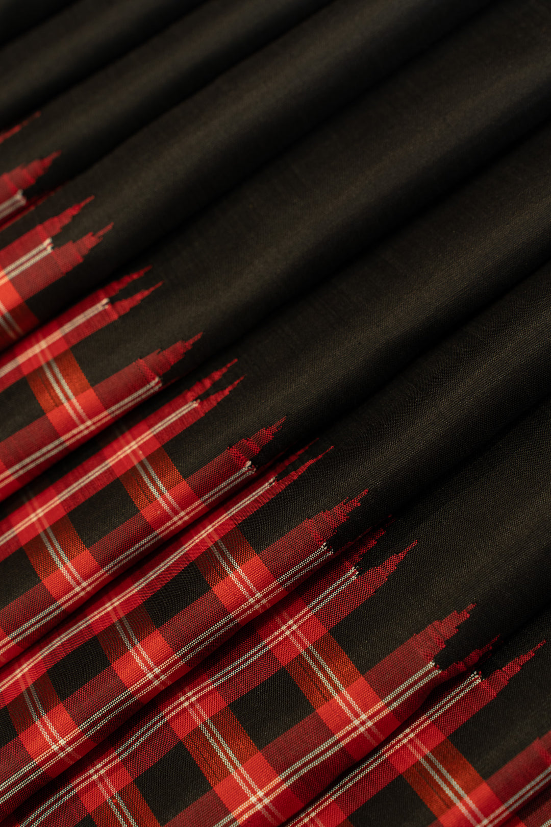 Black and red korvai checks without zari pure Kanchipuram silk saree