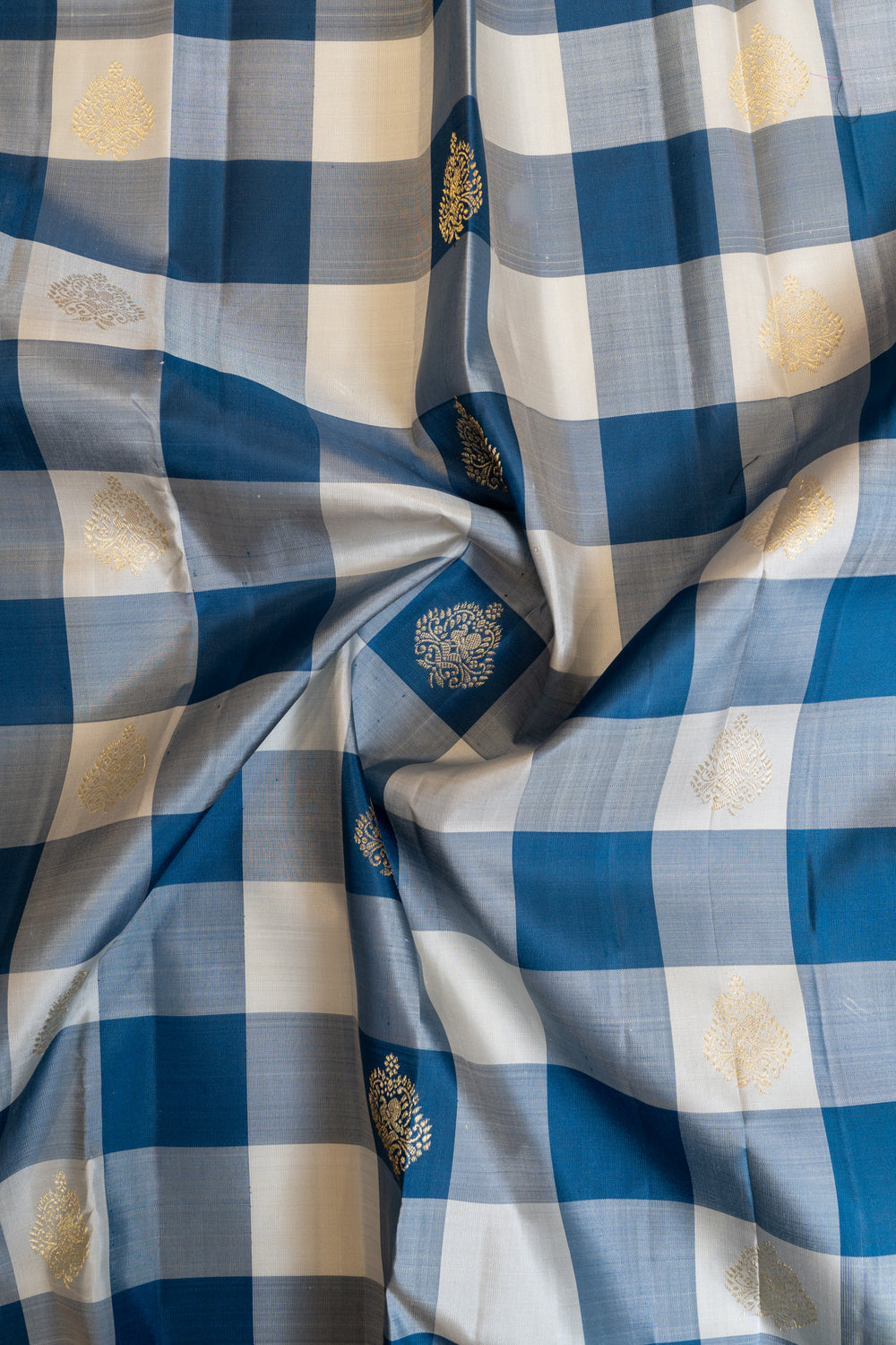 Blue and white borderless pure Kanchipuram silk saree